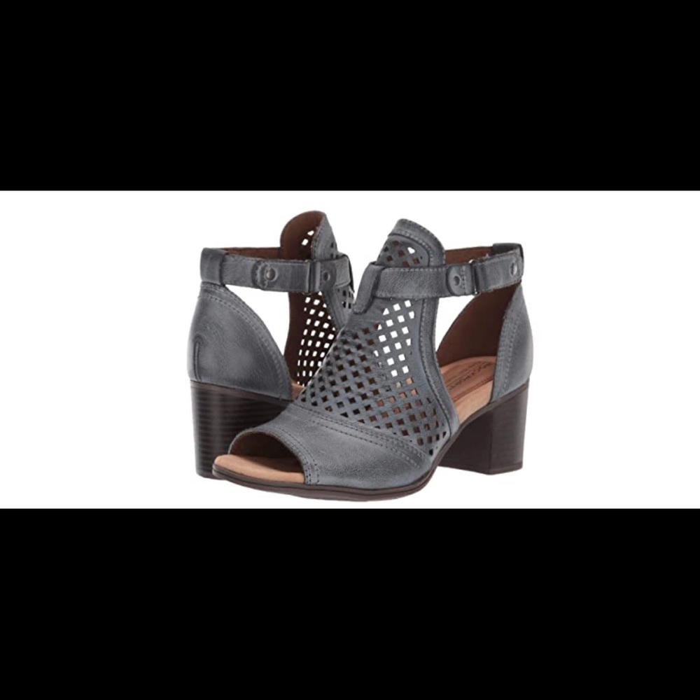 Cobb hill Hattie hi cuff. Size 8.5. Worn once.